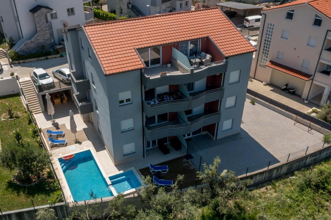 Apartments Karlo Подстрана Екстер'єр фото