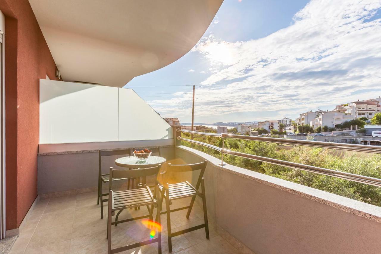 Apartments Karlo Подстрана Екстер'єр фото