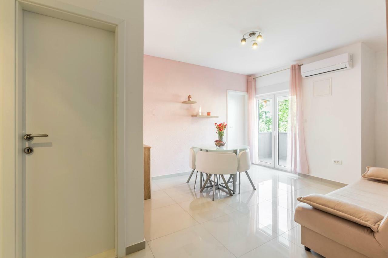 Apartments Karlo Подстрана Екстер'єр фото