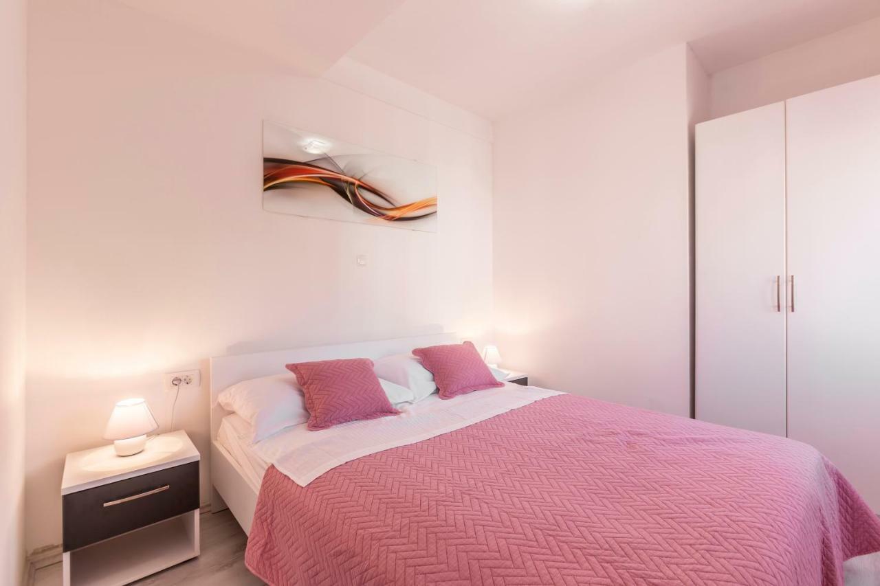 Apartments Karlo Подстрана Екстер'єр фото