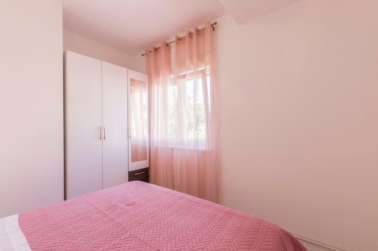 Apartments Karlo Подстрана Екстер'єр фото