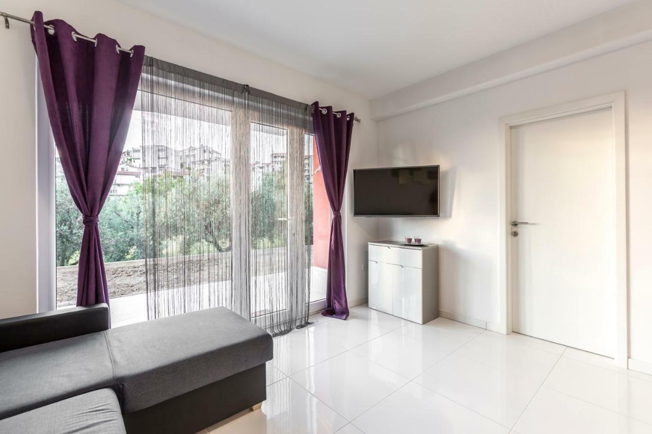 Apartments Karlo Подстрана Екстер'єр фото
