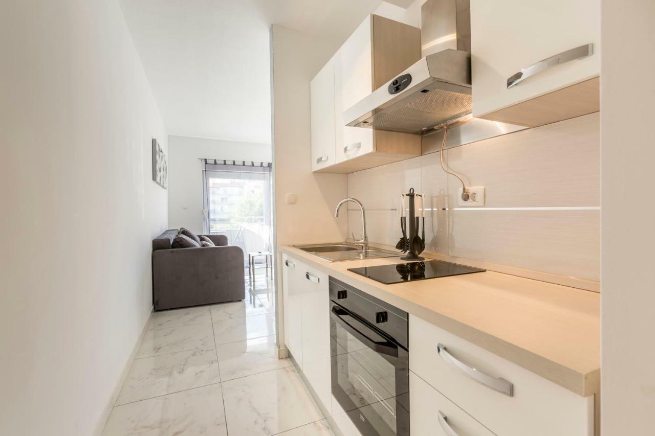 Apartments Karlo Подстрана Екстер'єр фото