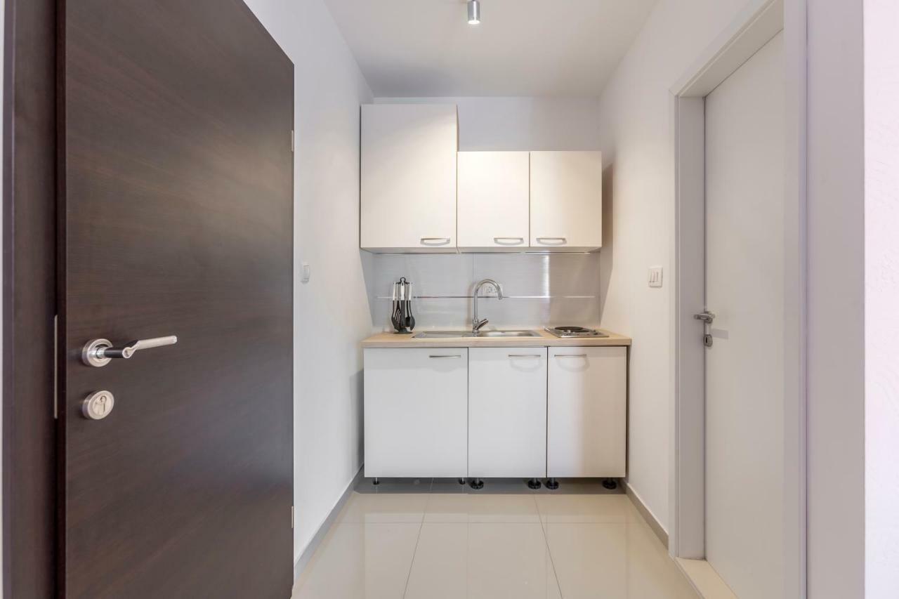 Apartments Karlo Подстрана Екстер'єр фото