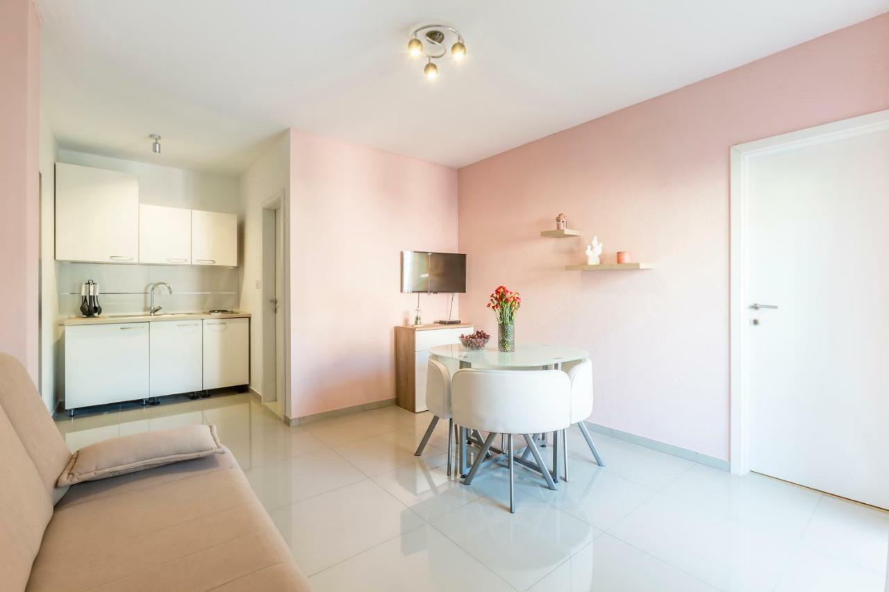 Apartments Karlo Подстрана Номер фото