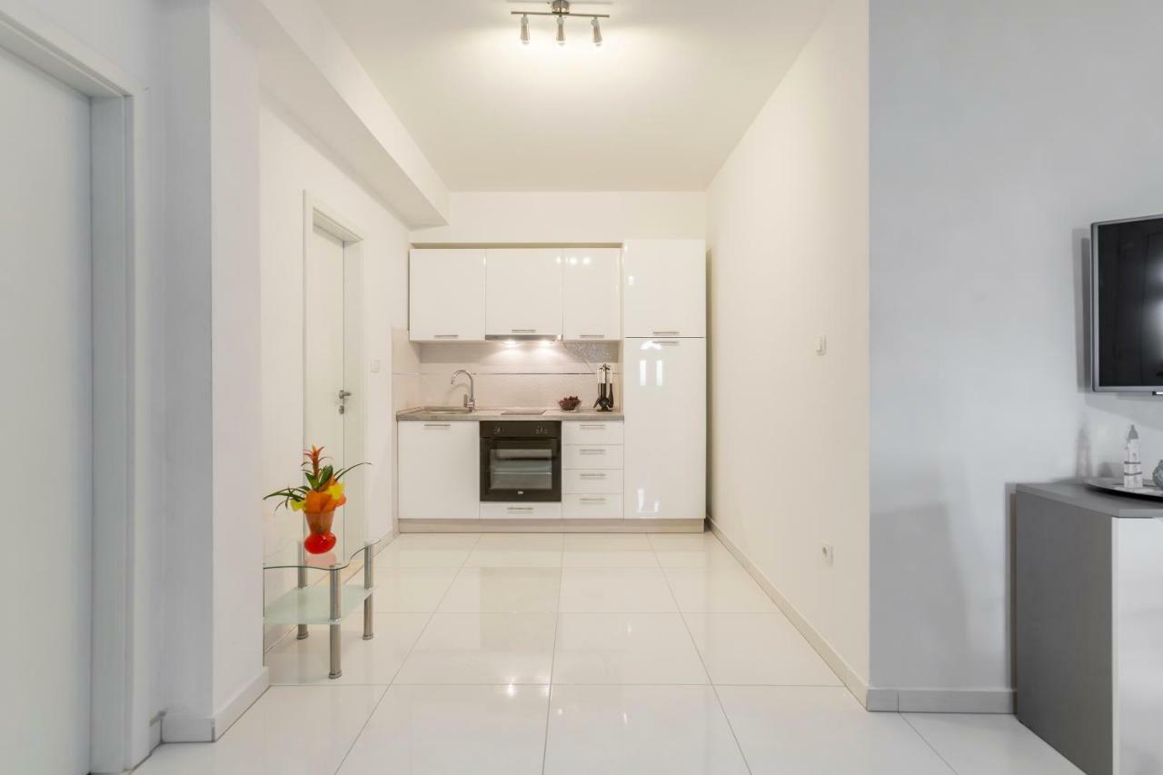 Apartments Karlo Подстрана Екстер'єр фото