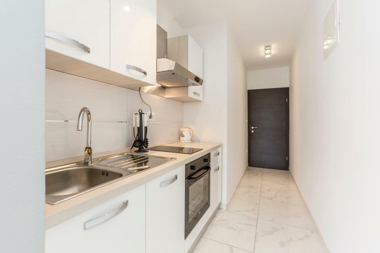 Apartments Karlo Подстрана Екстер'єр фото