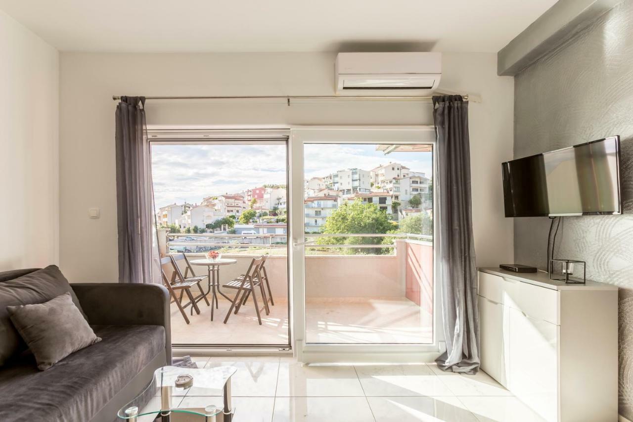 Apartments Karlo Подстрана Екстер'єр фото