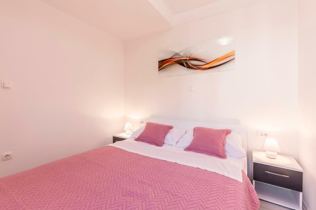 Apartments Karlo Подстрана Екстер'єр фото