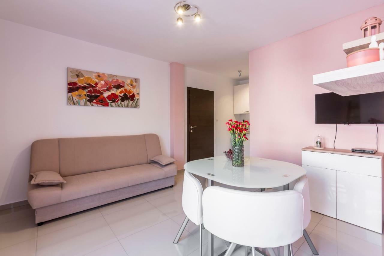 Apartments Karlo Подстрана Екстер'єр фото