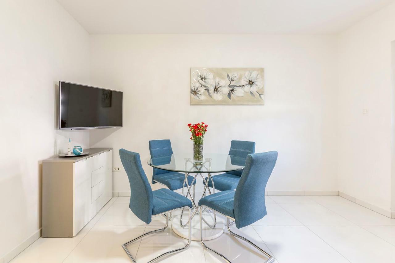 Apartments Karlo Подстрана Екстер'єр фото