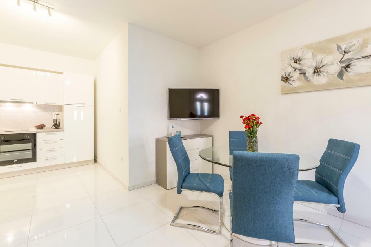 Apartments Karlo Подстрана Екстер'єр фото