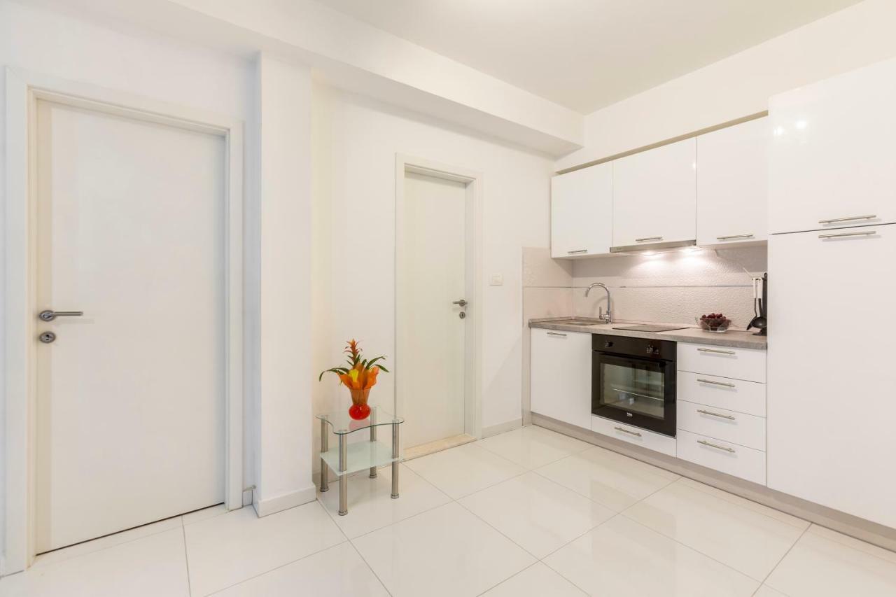 Apartments Karlo Подстрана Екстер'єр фото